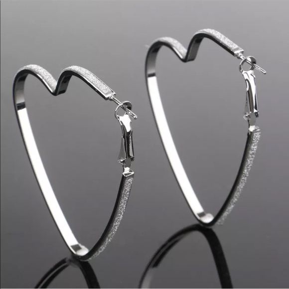 Jewelry - New Item✨  Crystal Rhinestone Heart Earrings  ♥️